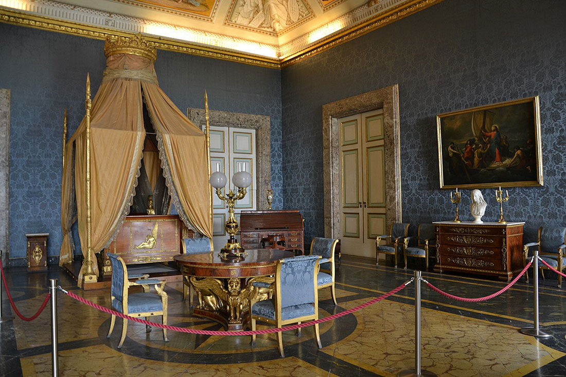 Спальня Королівському палаці у Казерті