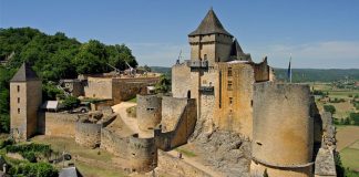 Кастельно: самый посещаемый замок на юге Франции