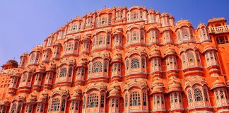 Хава-Махал: унікальний «палац вітрів», в якому абсолютно відсутні сходи