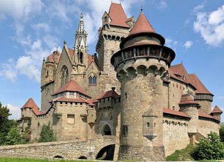 Замок Кройцштайн: стародавня фортеця Габсбургів поруч із Віднем