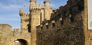 Замок Понферрада: середньовічна фортеця тамплієрів в Іспанії