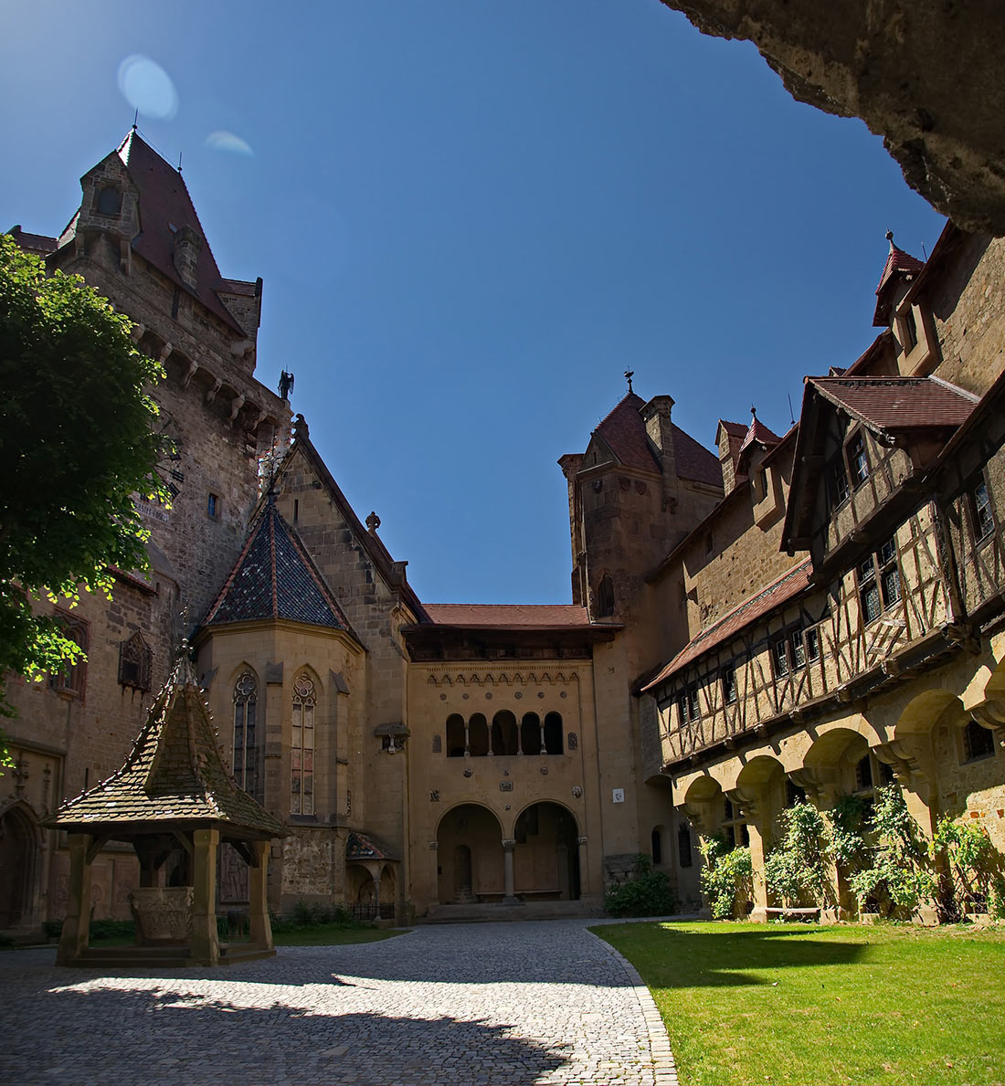 Замок Кройценштайн (Burg Kreuzenstein)