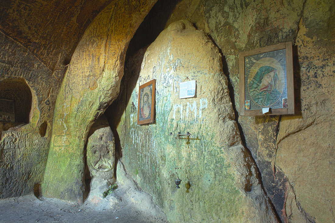 Печерний монастир біля села Розгирче