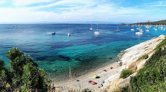Острови Франції: 10 найбільш захоплюючих місць для відпочинку