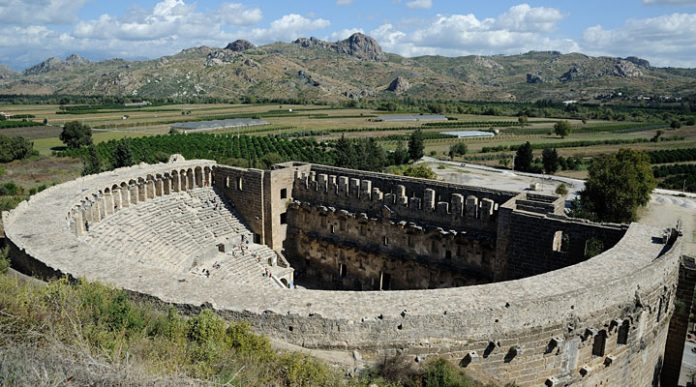 Визначні місця Анталії: що подивитись на одному з найпопулярніших курортів Туреччини