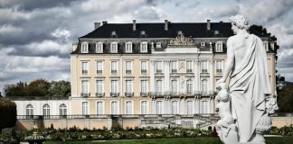 Палац Авґустусбурґ: одна з найпрекрасніших німецьких резиденцій 18 століття