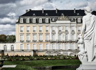 Палац Авґустусбурґ: одна з найпрекрасніших німецьких резиденцій 18 століття