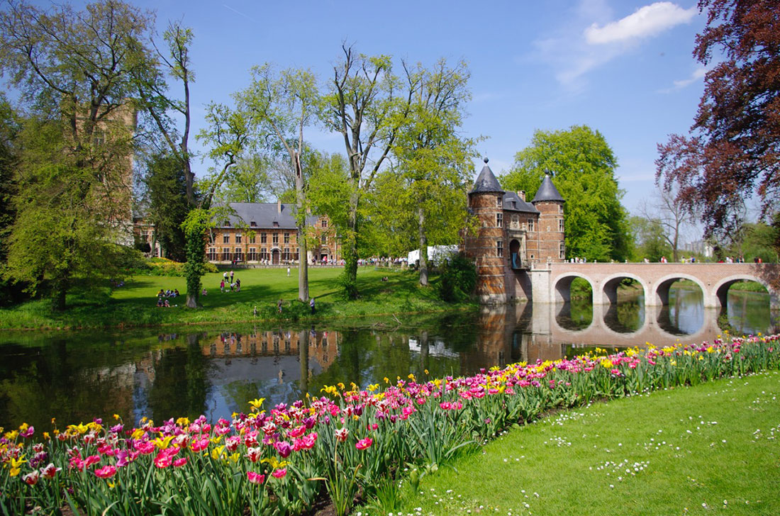 Фестиваль квітів у замку Гроот Бейгарден