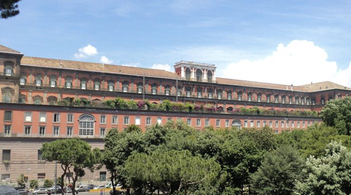 Королівський палац Неаполя: сліпуча розкіш Савойської династії