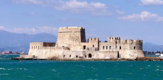 Замки Греції: 10 величних споруд стародавньої країни