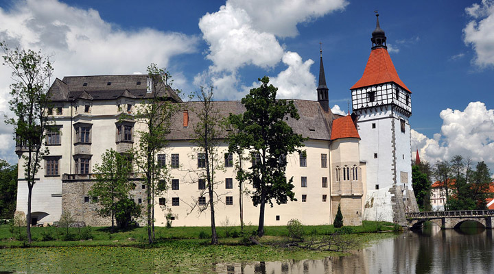 Замок Блатна: перлина серед визначних місць Чехії