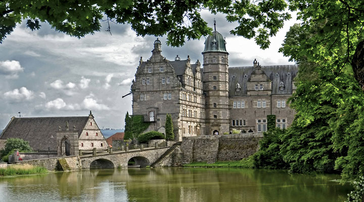 Замок Хамельшенбург: один із найкрасивіших комплексів в Німеччині