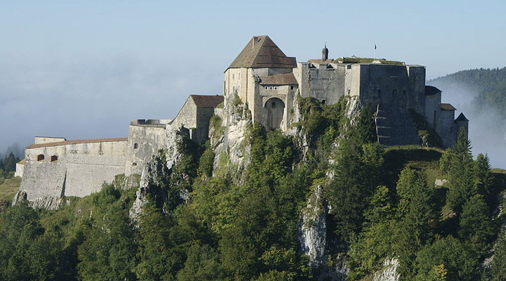 Шато-де-Жу: один з найбільш вражаючих та цікавих замків у регіоні Франш-Конте