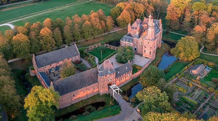 Замок Доорверт: один із найстаріших замків Нідерландів