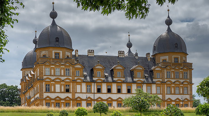 Палац Зеєхоф: одна з найкрасивіших та найвеличніших резиденцій Баварії
