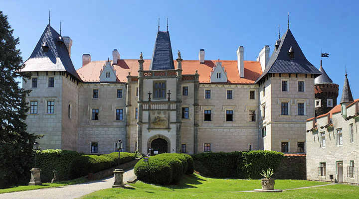 Замок Жлебі: одна з найчарівніших романтичних будівель у Чехії