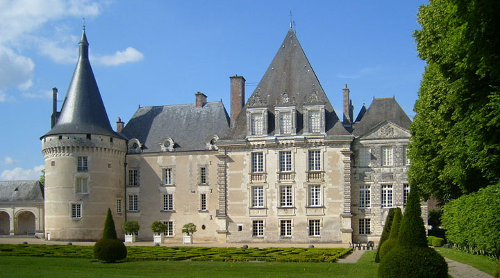 Замок Азе-ле-Феррон: одна з найстаріших домівок знатних сімей Франції