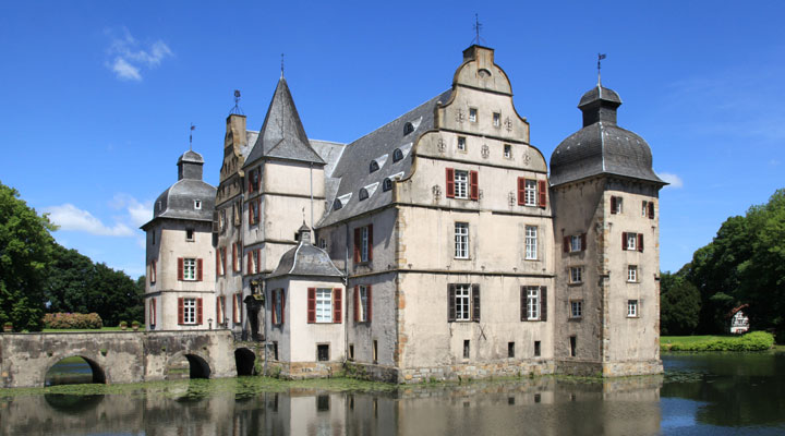 Замок Бодельшвінг: один із найкрасивіших замків на воді в Німеччині