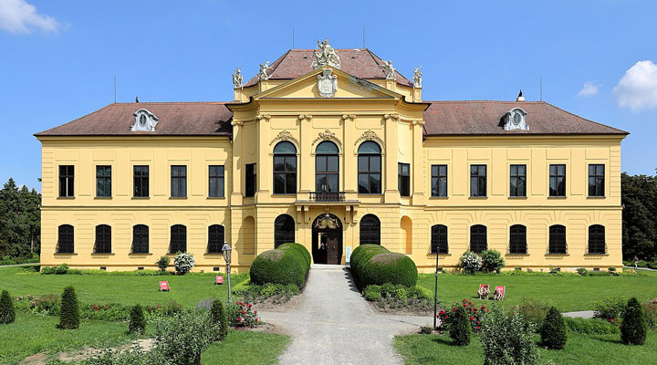 Палац Еккартзау: свідок гламуру і слави австрійської монархії
