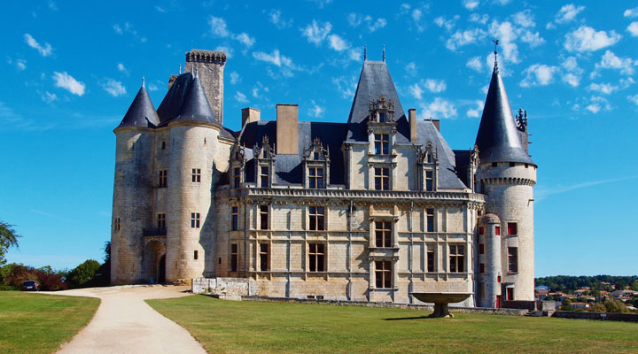 Замок Ла-Рошфуко: один із найкращих замків у стилі ренесанс у Франції